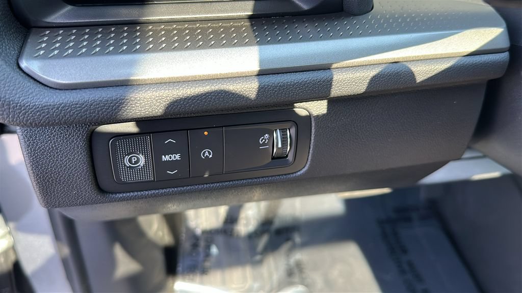 New 2027 Chevrolet Traverse LT w/ Sun and Wheel Package FWD image 14