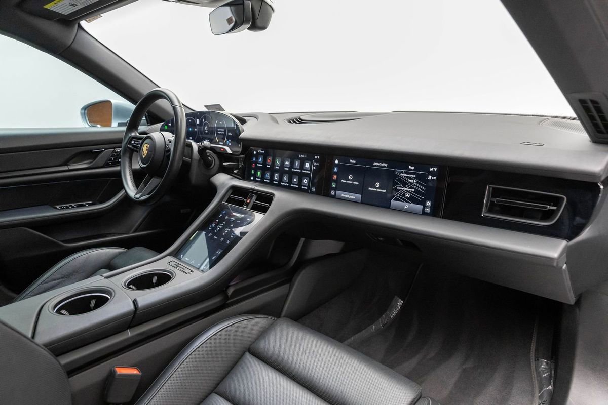 Used 2020 Porsche Taycan 4S image 22