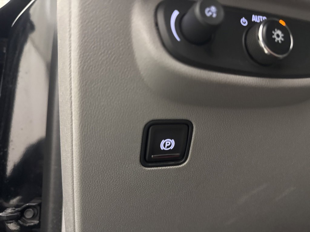 Used 2023 GMC Terrain SLE w/ Driver Convenience Package image 22