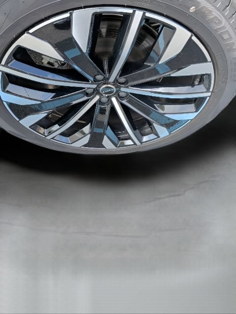 Certified 2025 Volvo XC90 B5 Plus AWD/4WD image 17