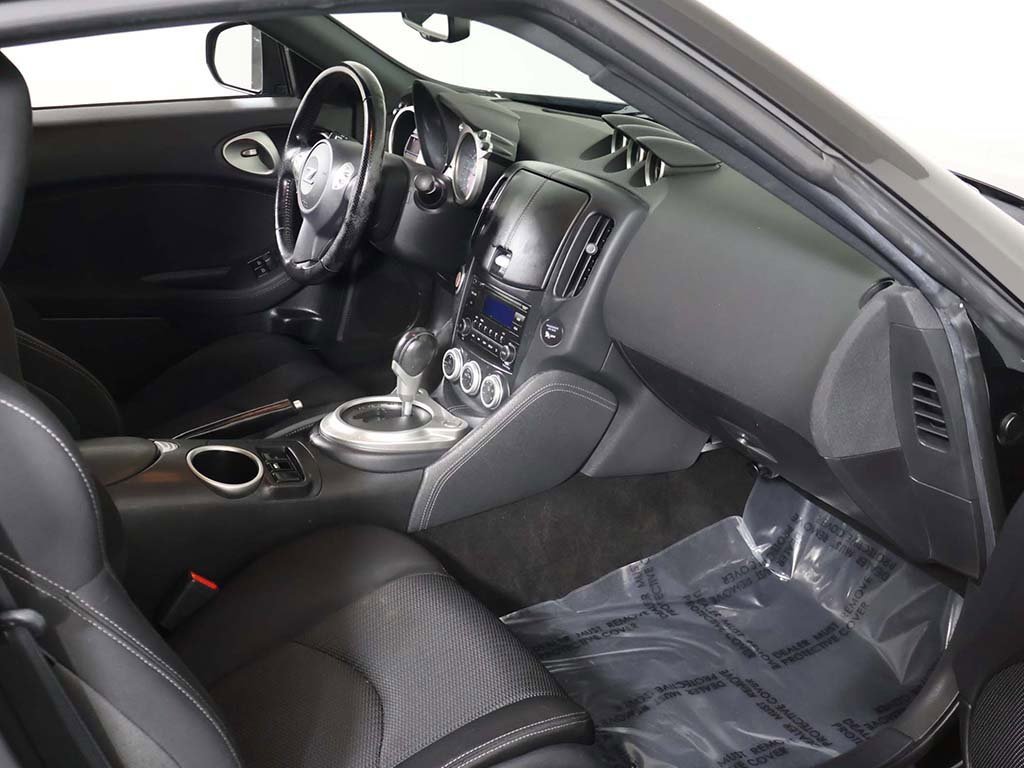 Used 2020 Nissan 370Z Coupe image 18