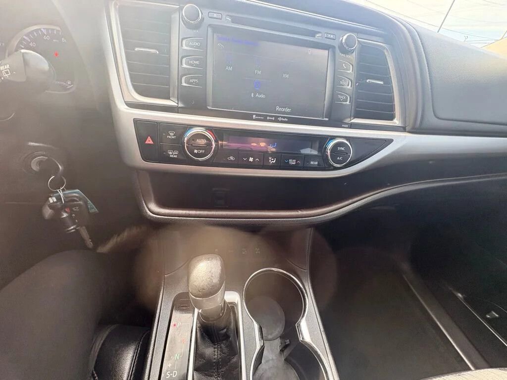 Used 2017 Toyota Highlander Plus w/ Protection Package #3 AWD/4WD image 22