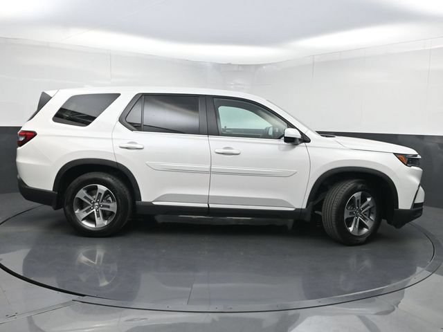 Used 2025 Honda Pilot EX-L image 2