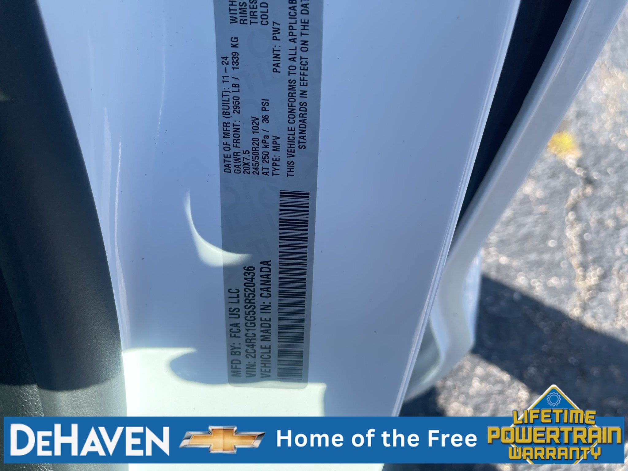 Used 2025 Chrysler Pacifica Limited FWD image 31