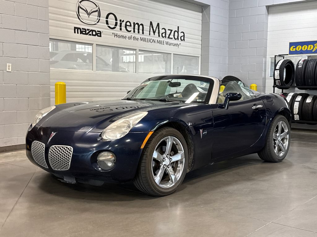 Used 2006 Pontiac Solstice Convertible w/ Premium Package RWD image 1
