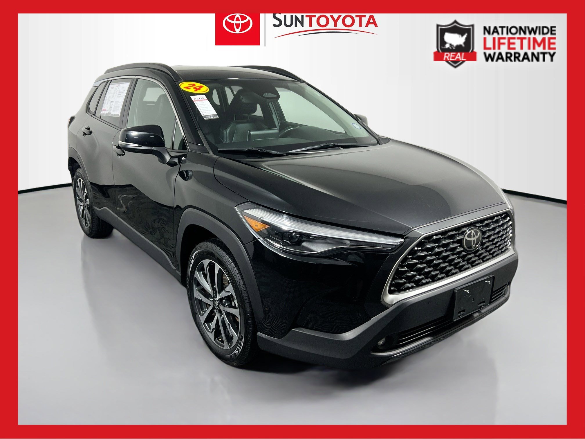 Used 2024 Toyota Corolla Cross XLE image 1