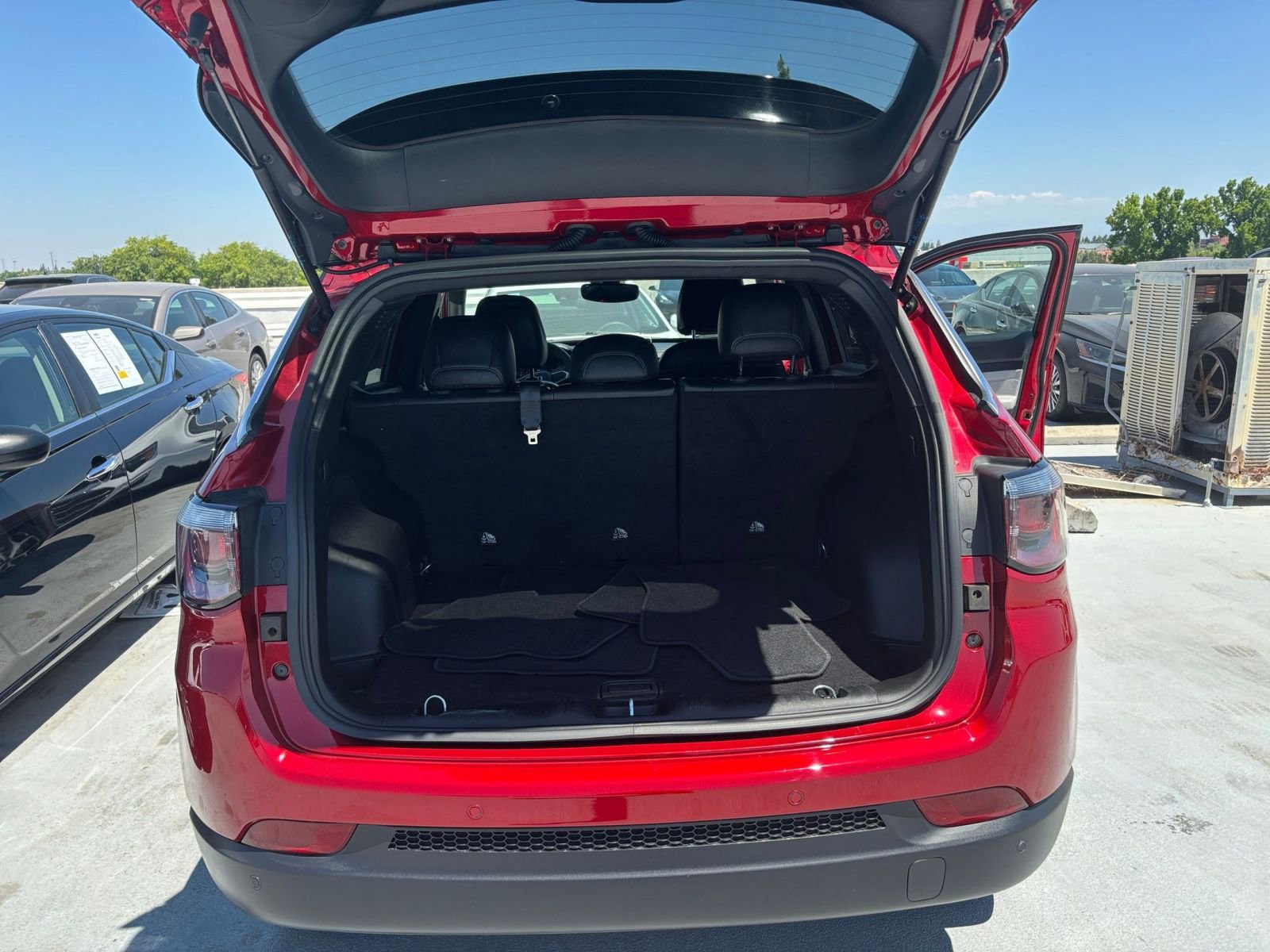 Used 2025 Jeep Compass Limited AWD/4WD image 32