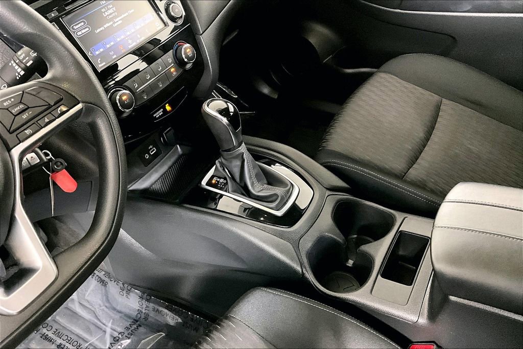 Used 2018 Nissan Rogue S image 17