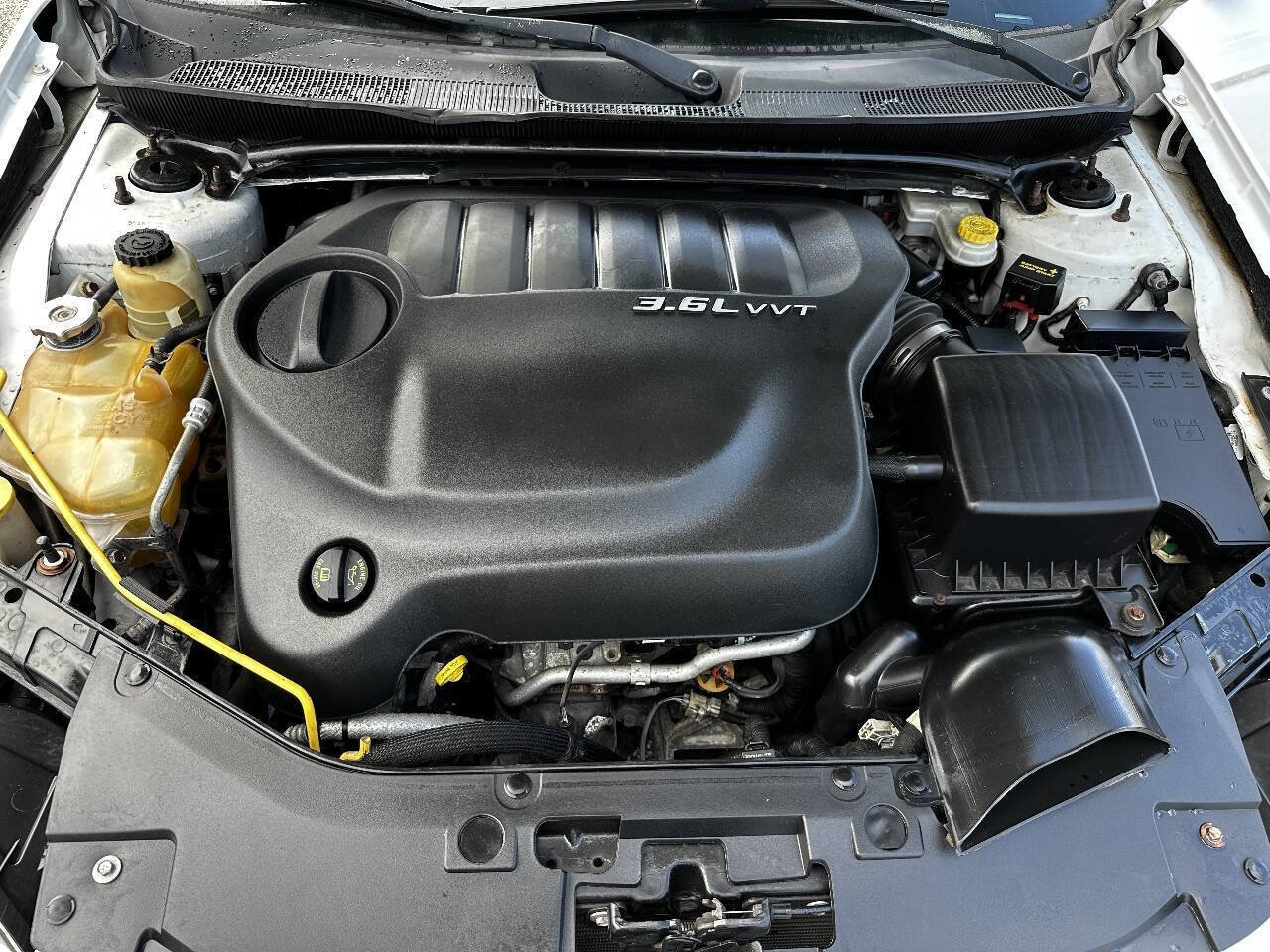 Used 2011 Chrysler 200 Limited FWD image 20