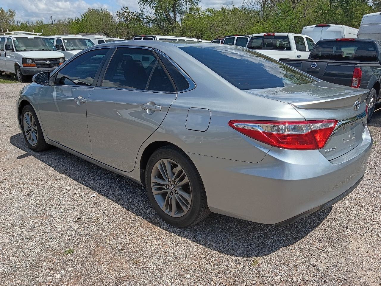 Used 2016 Toyota Camry SE FWD image 7
