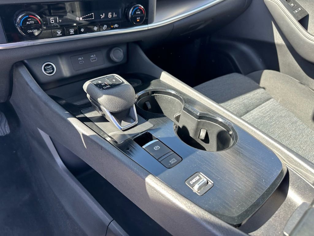 Used 2023 Nissan Rogue SV image 14