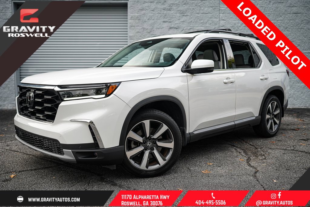 Used 2024 Honda Pilot Touring image 1