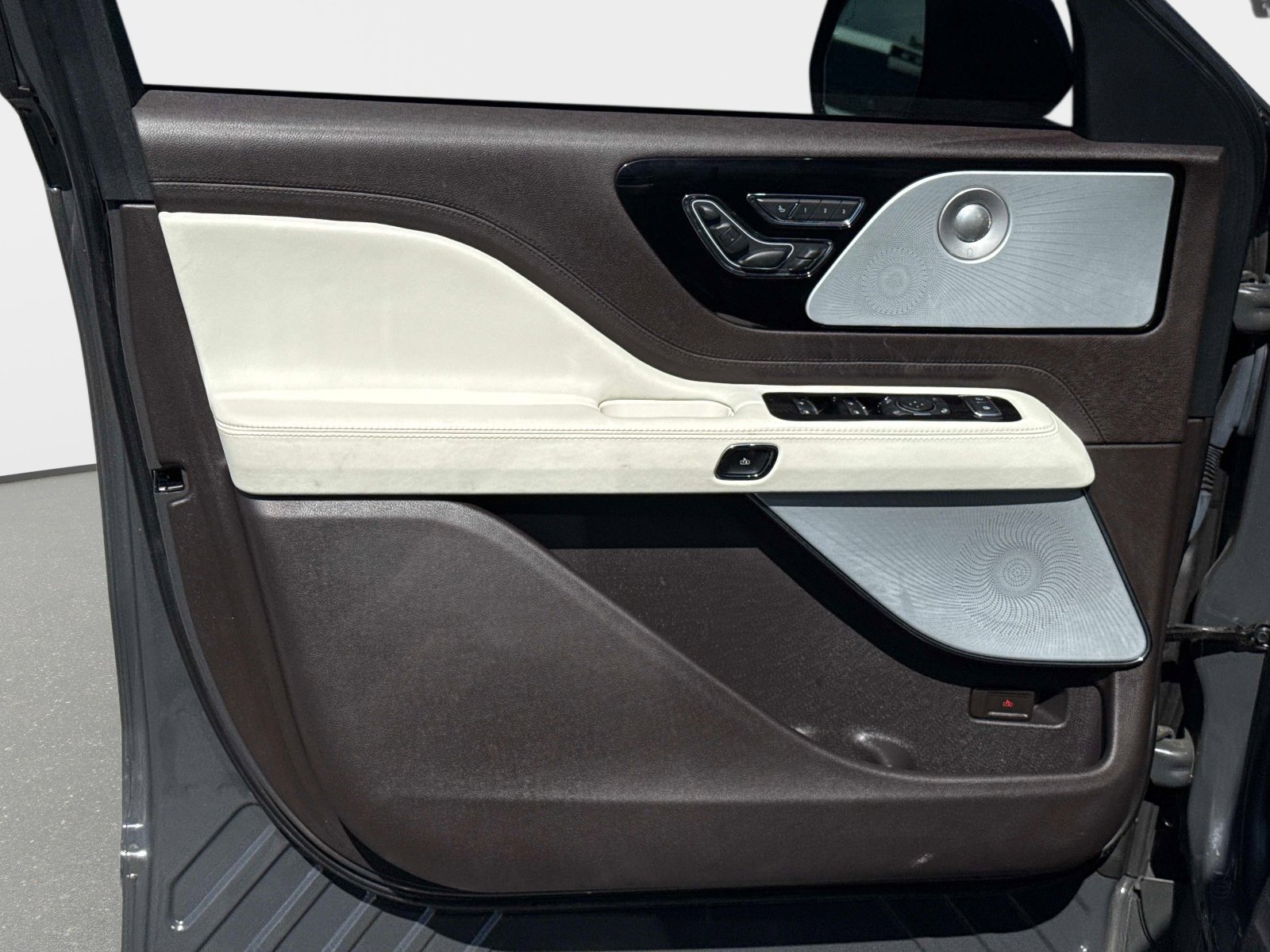 Used 2023 Lincoln Aviator Black Label w/ Dynamic Handling Package image 22