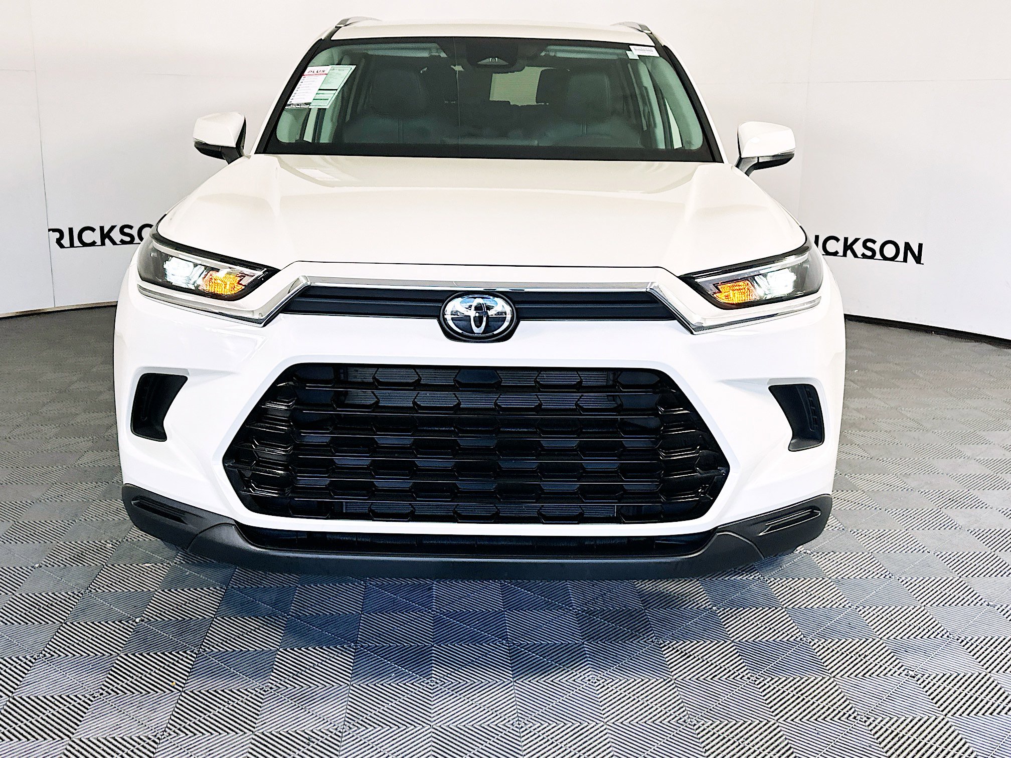 Used 2024 Toyota Grand Highlander Limited image 8