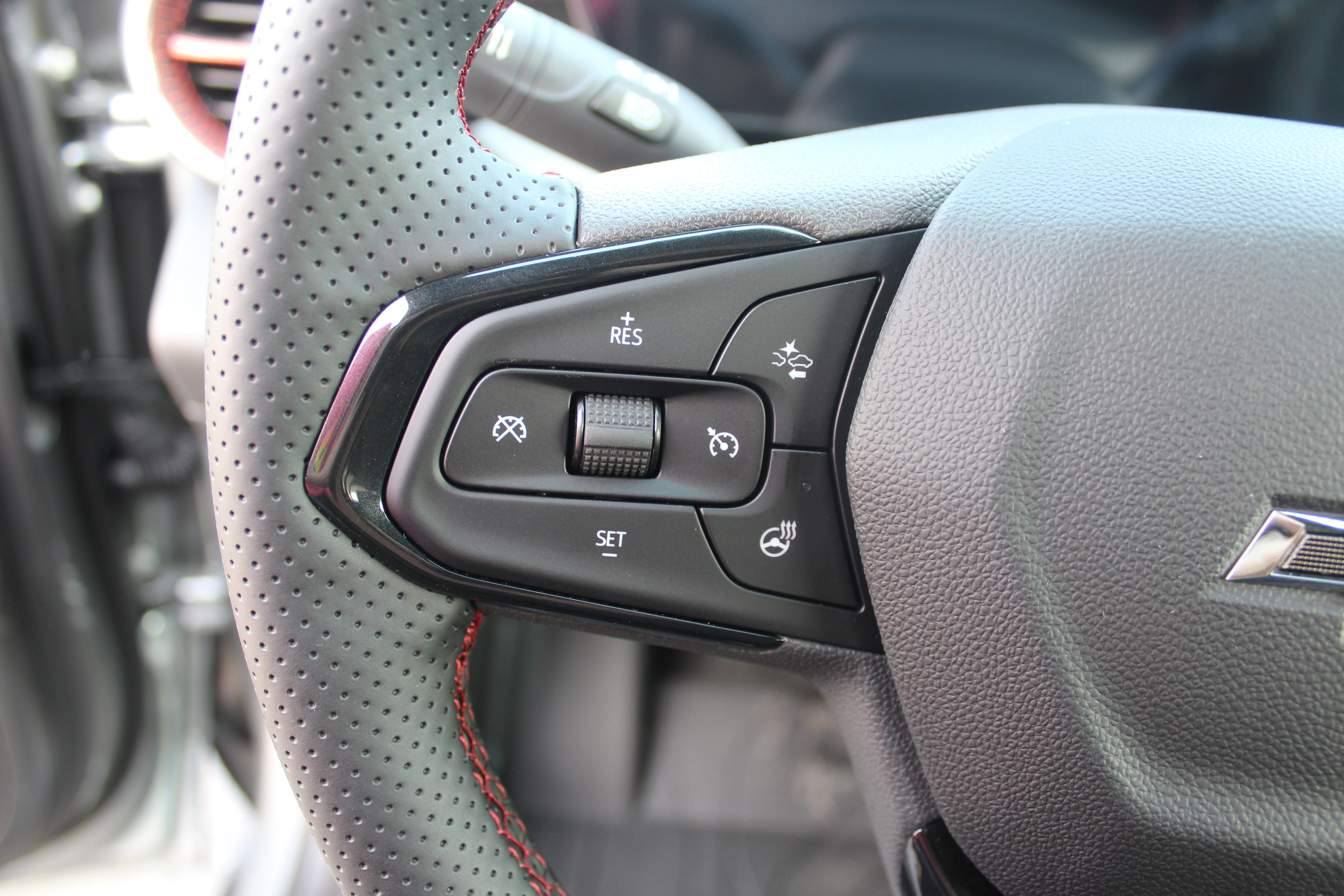 New 2025 Chevrolet Trax RS w/ Driver Confidence Package image 23