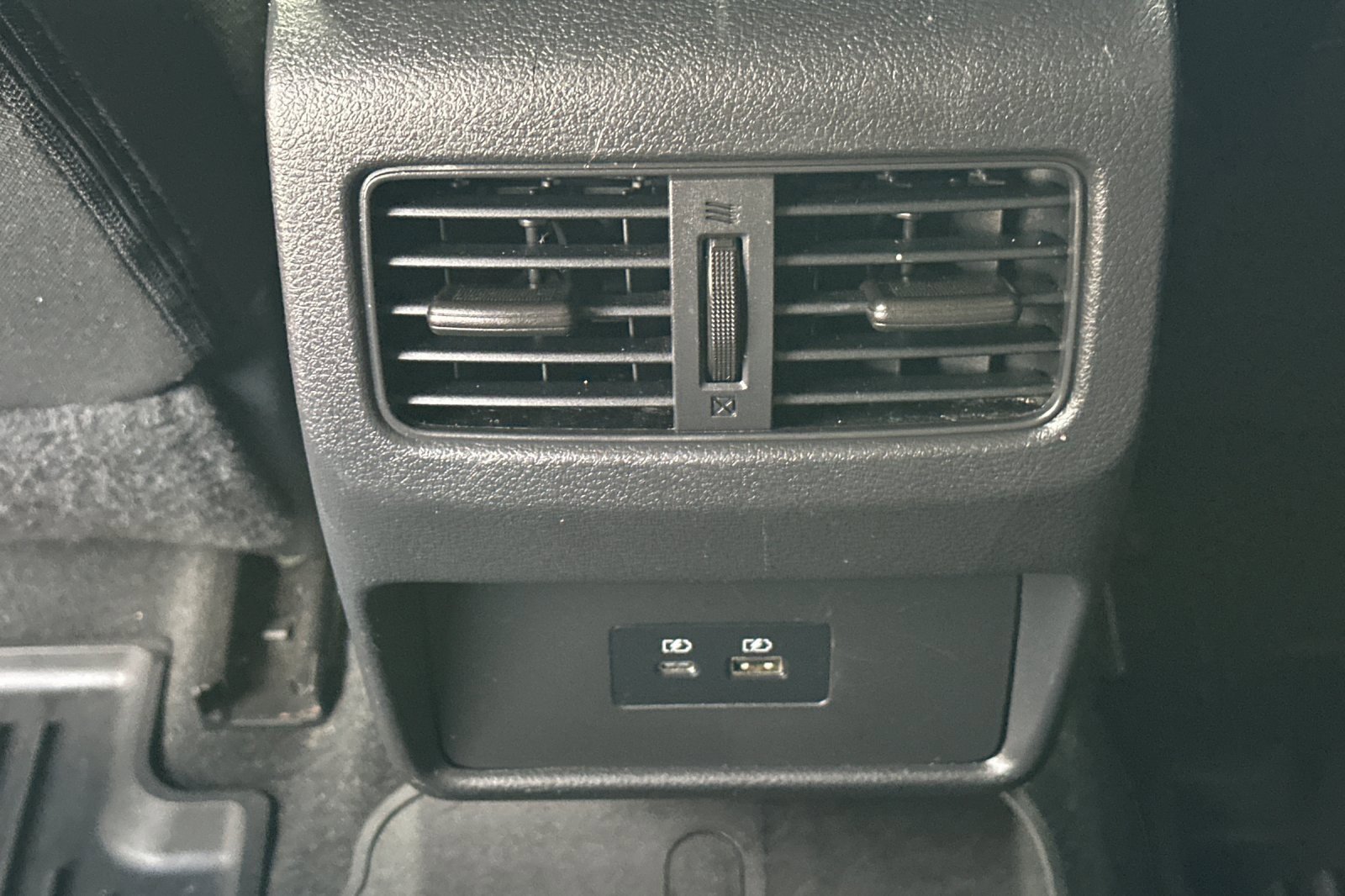 Used 2022 Nissan Rogue SV image 15