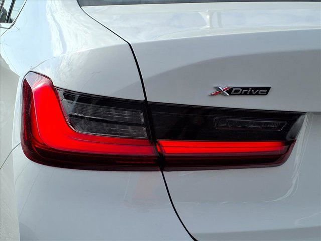 Used 2022 BMW 330i xDrive Sedan w/ Premium Package 2 image 25