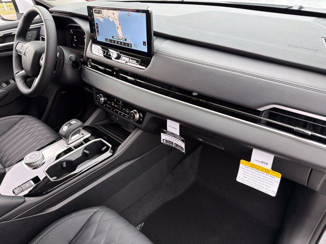 New 2026 Mitsubishi Outlander SEL FWD image 9