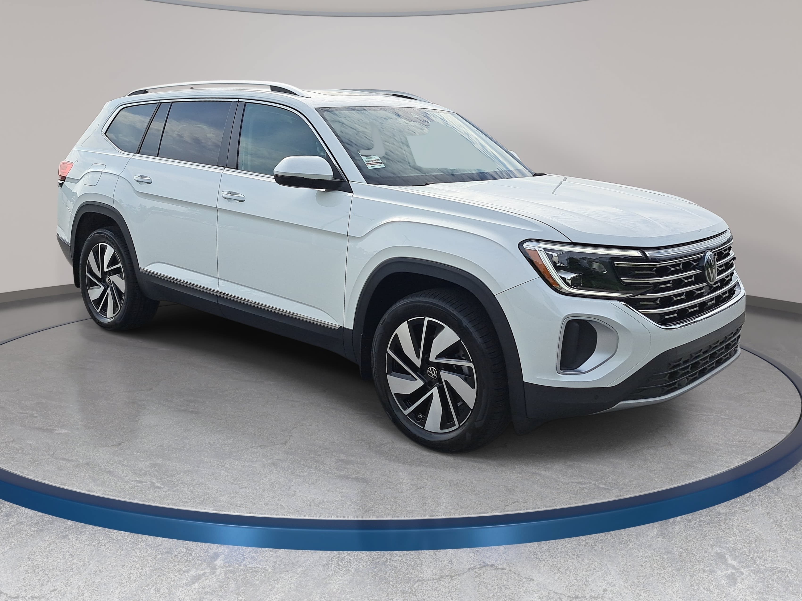 Used 2024 Volkswagen Atlas SEL AWD/4WD image 3