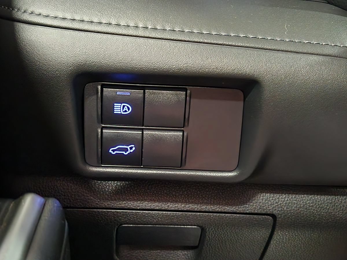 Used 2022 Toyota Highlander XLE FWD image 41