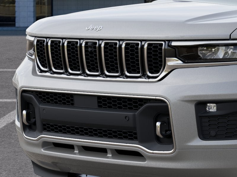 New 2025 Jeep Grand Cherokee Overland w/ Adv Protech Group III AWD/4WD image 11