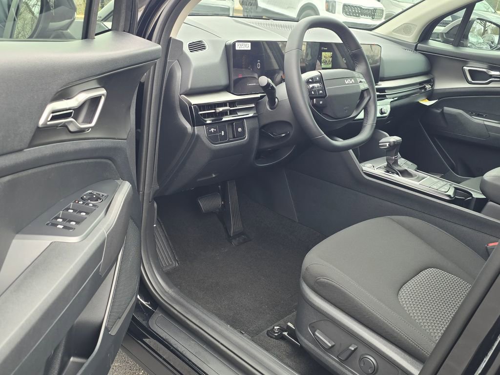 New 2026 Kia Sportage LX image 9