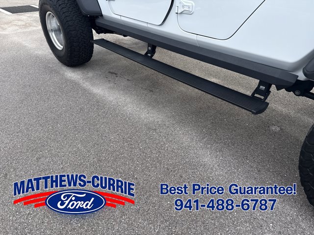 Used 2022 Jeep Gladiator Mojave w/ Trailer Tow Package AWD/4WD image 16