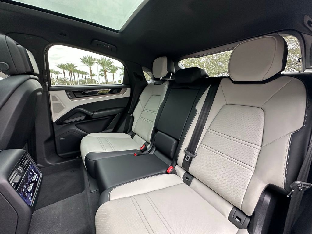 Certified 2025 Porsche Cayenne S image 39