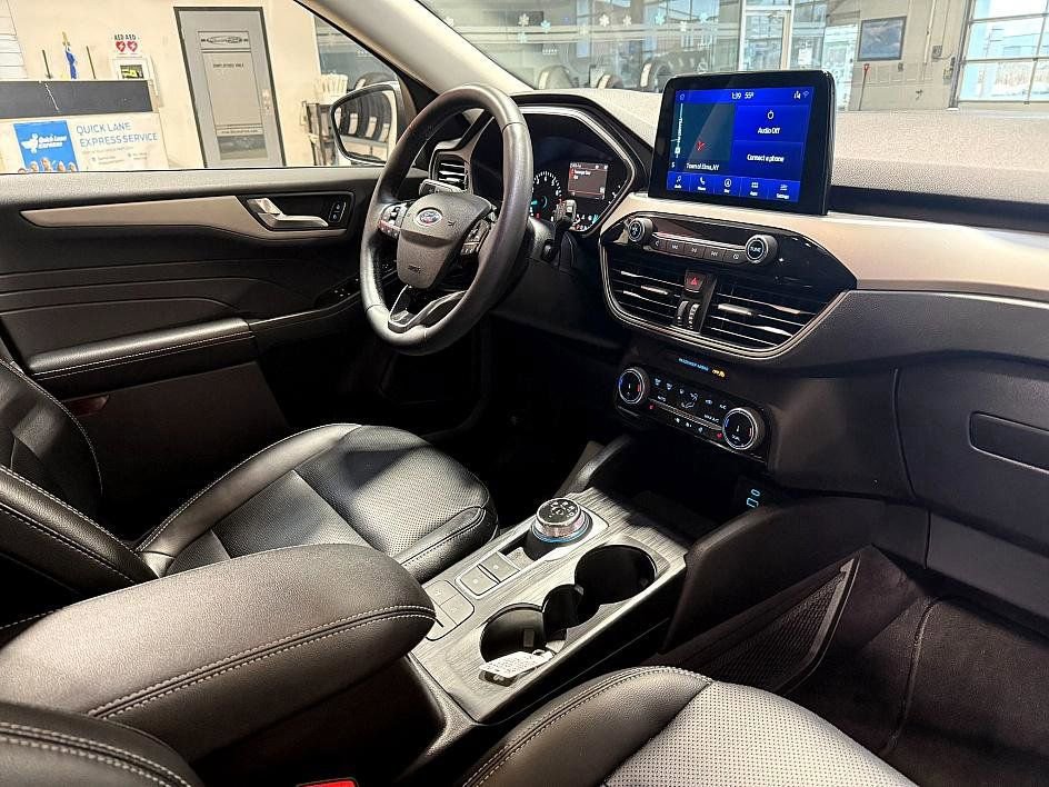 Used 2022 Ford Escape SEL image 25