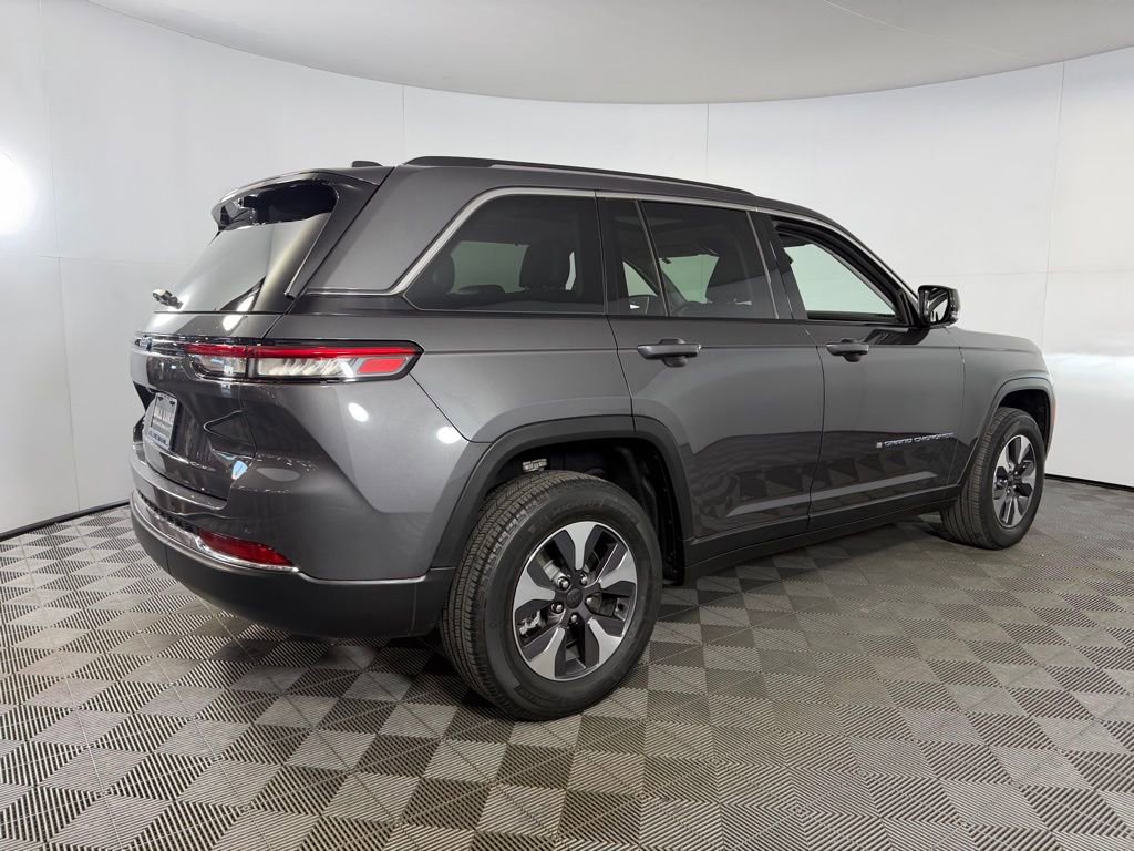 Used 2022 Jeep Grand Cherokee Limited 4xe w/ Luxury Tech Group II image 5