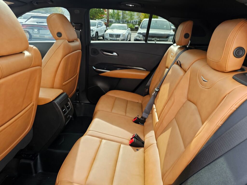 Used 2025 Cadillac XT4 Sport image 17