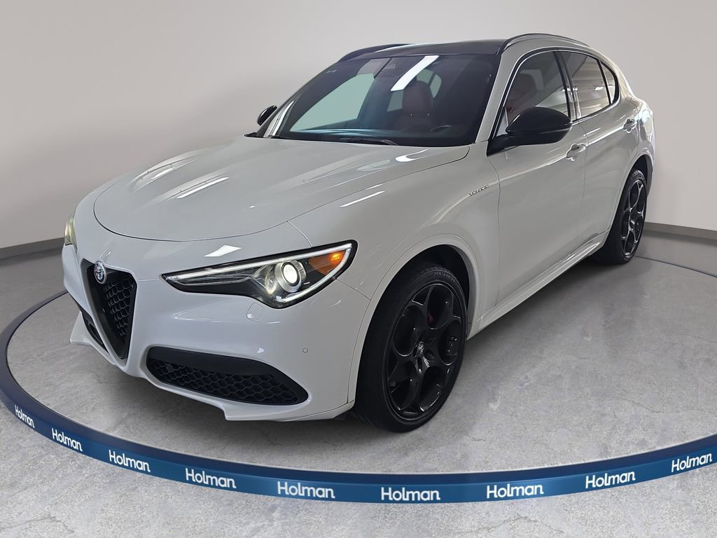 Used 2022 Alfa Romeo Stelvio Veloce AWD/4WD image 1