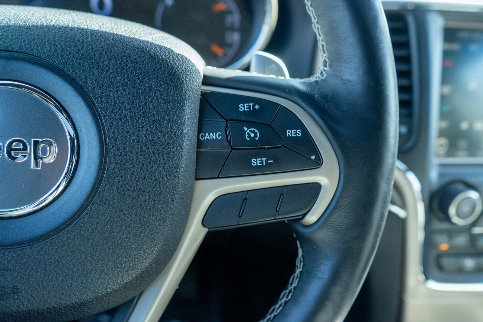 Used 2017 Jeep Grand Cherokee Limited w/ Trailer Tow Group IV image 26