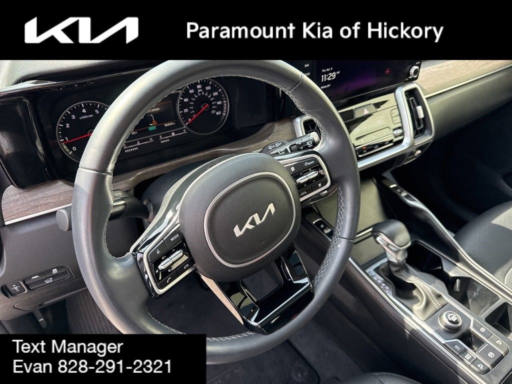 Used 2023 Kia Sorento EX w/ Panoramic Sunroof Package image 25