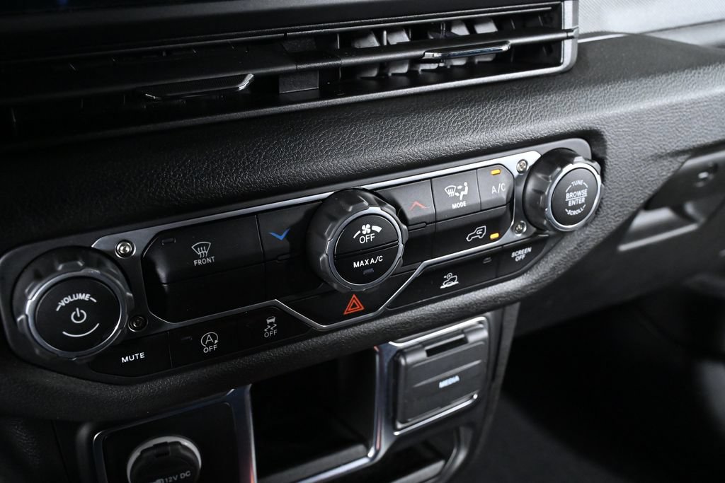 Used 2024 Jeep Wrangler Sport AWD/4WD image 18