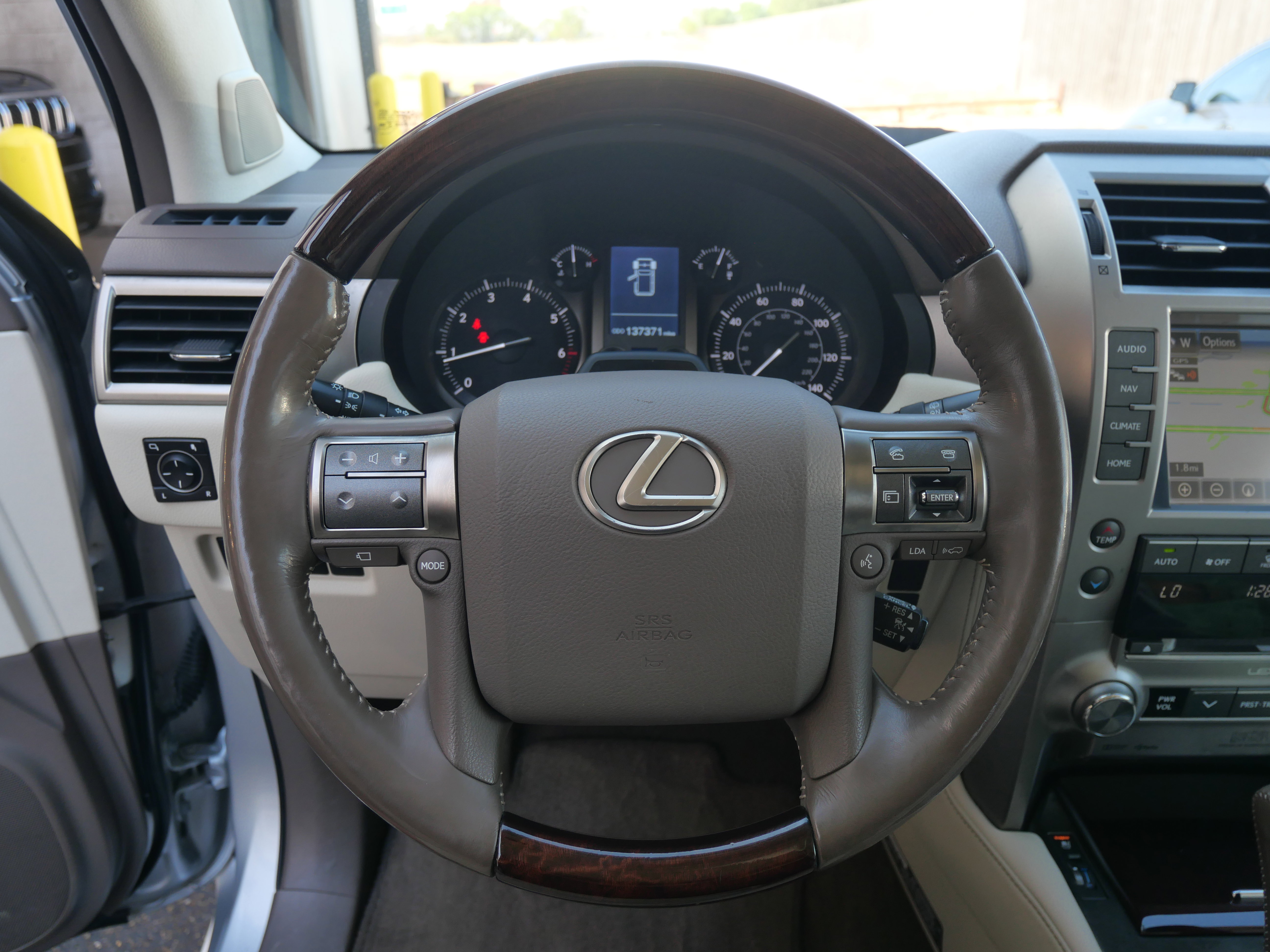 Used 2017 Lexus GX 460 Luxury image 28