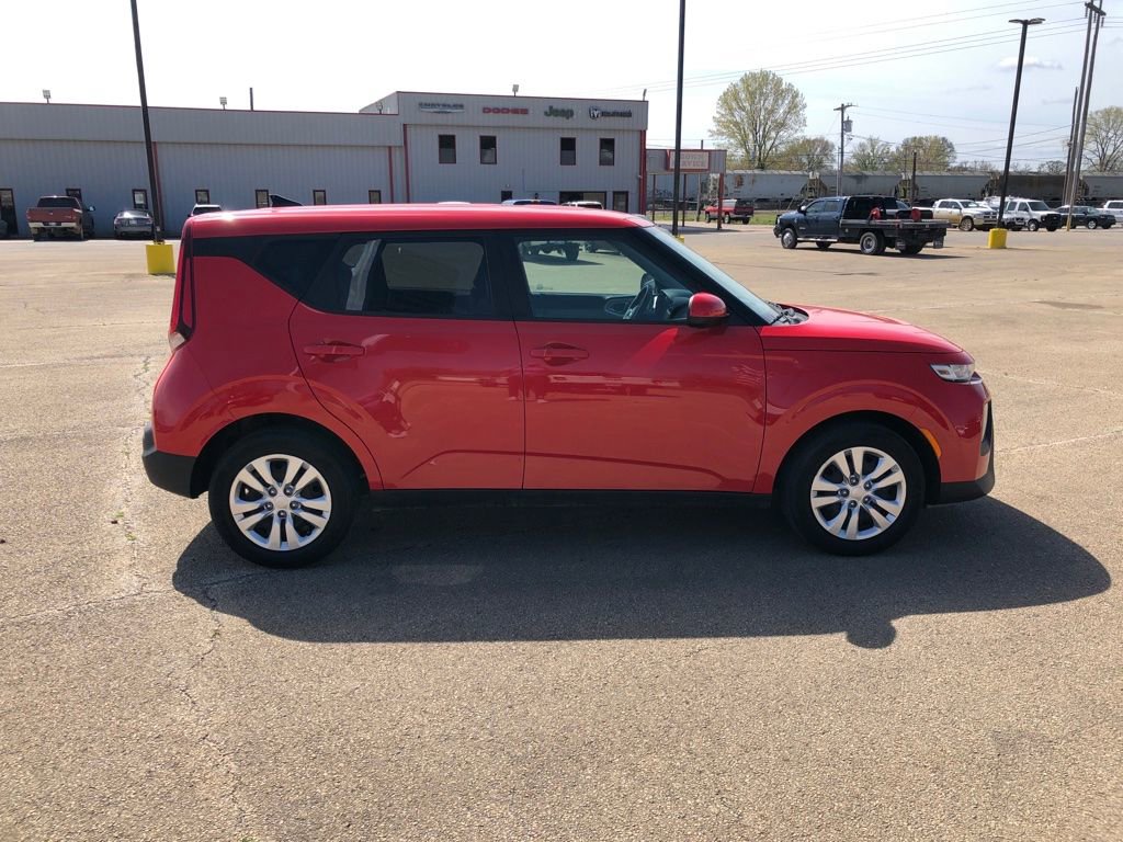 Used 2020 Kia Soul LX image 6