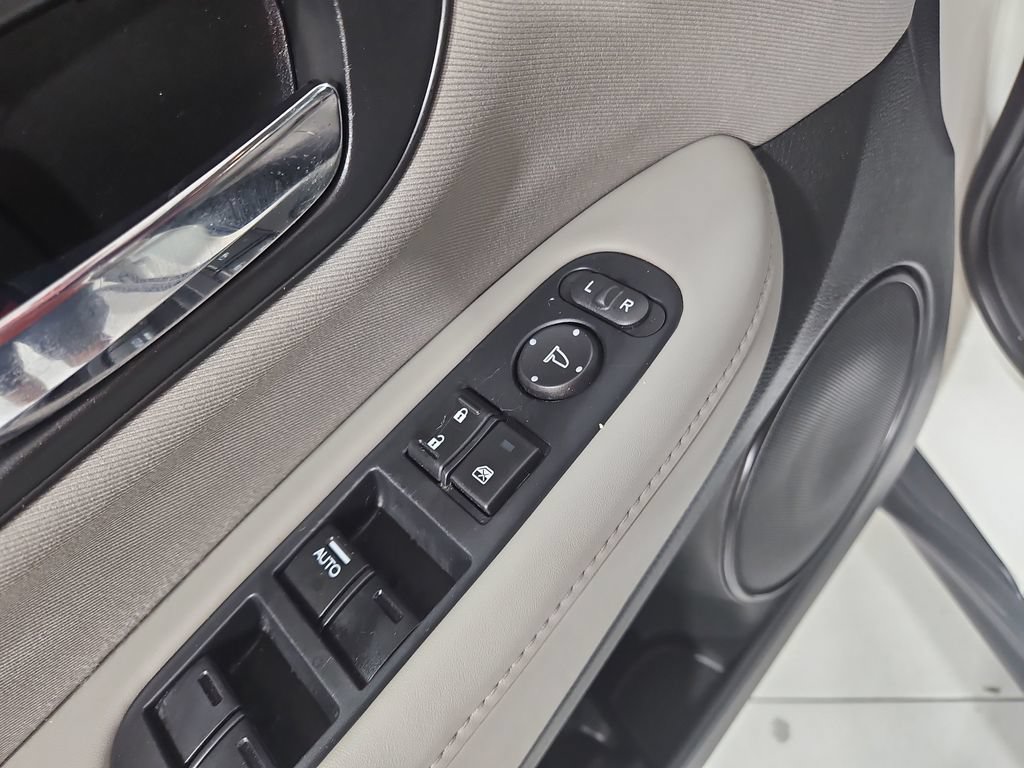 Used 2017 Honda HR-V LX image 11