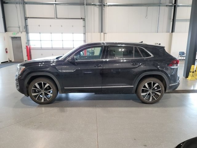 Used 2025 Volkswagen Atlas Cross Sport SEL Premium R-Line AWD/4WD image 4