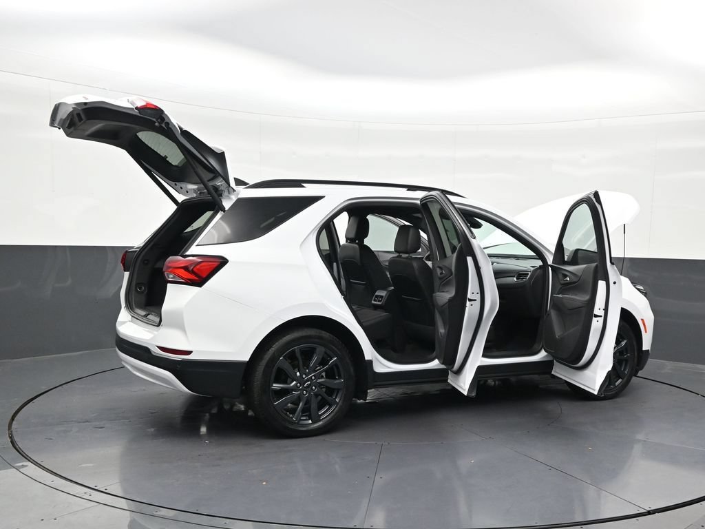 Used 2023 Chevrolet Equinox RS FWD image 34