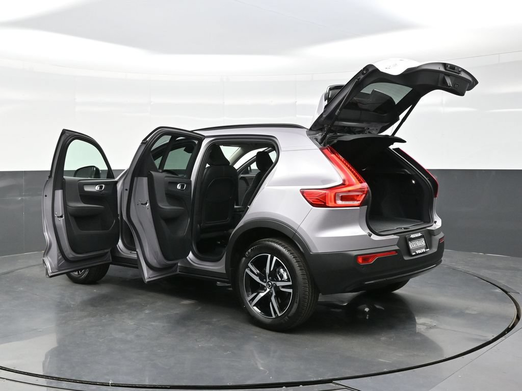 New 2026 Volvo XC40 B5 Core w/ Protection Package Premier AWD/4WD image 41