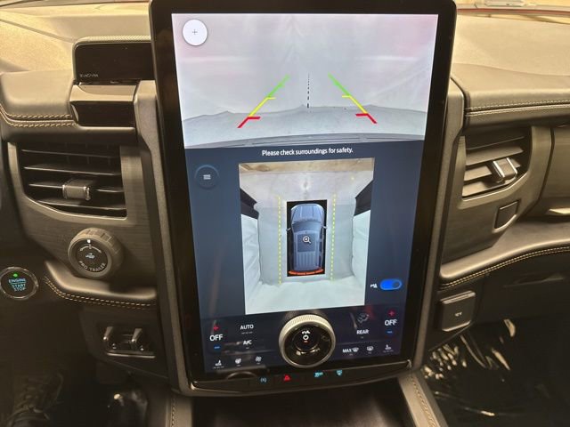 Used 2023 Ford Expedition Platinum image 5