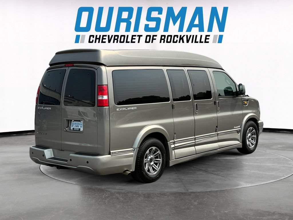 Used 2018 Chevrolet Express 2500 w/ Enhanced Convenience Package RWD image 6