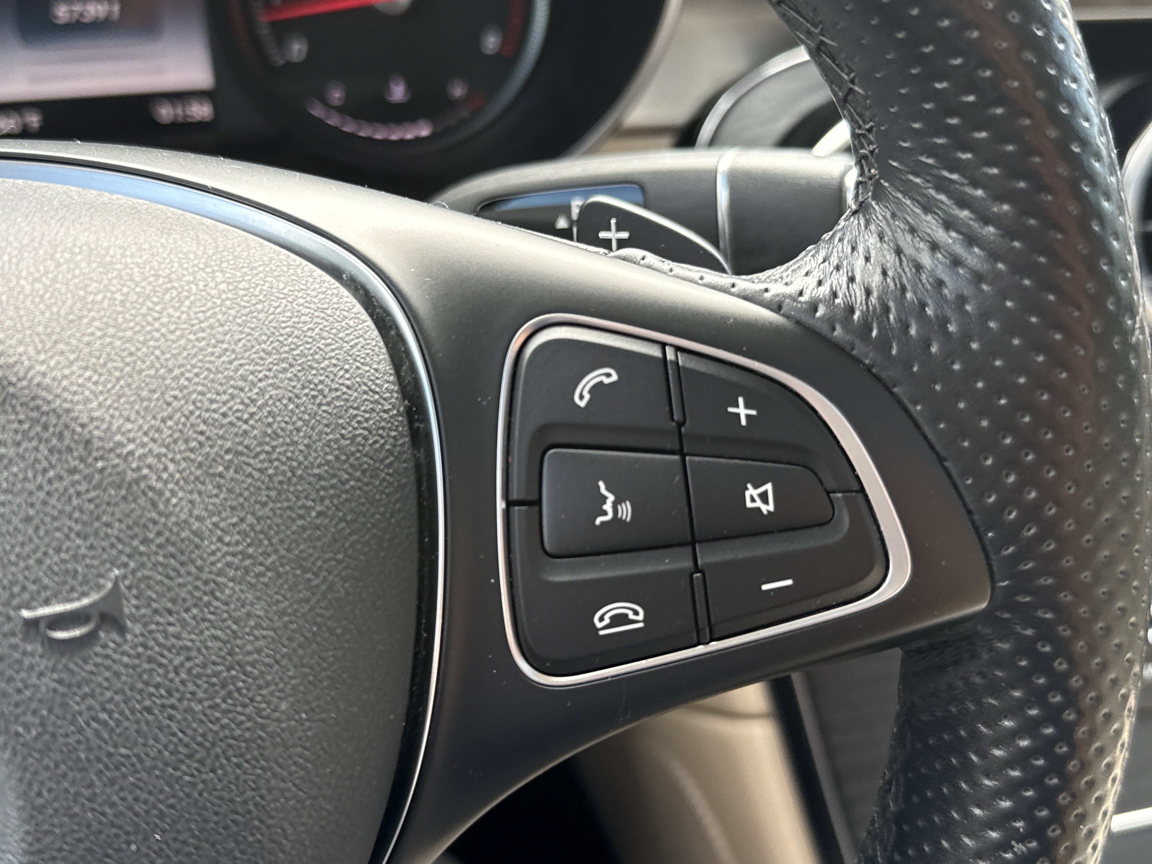 Used 2019 Mercedes-Benz GLC 300 4MATIC image 18
