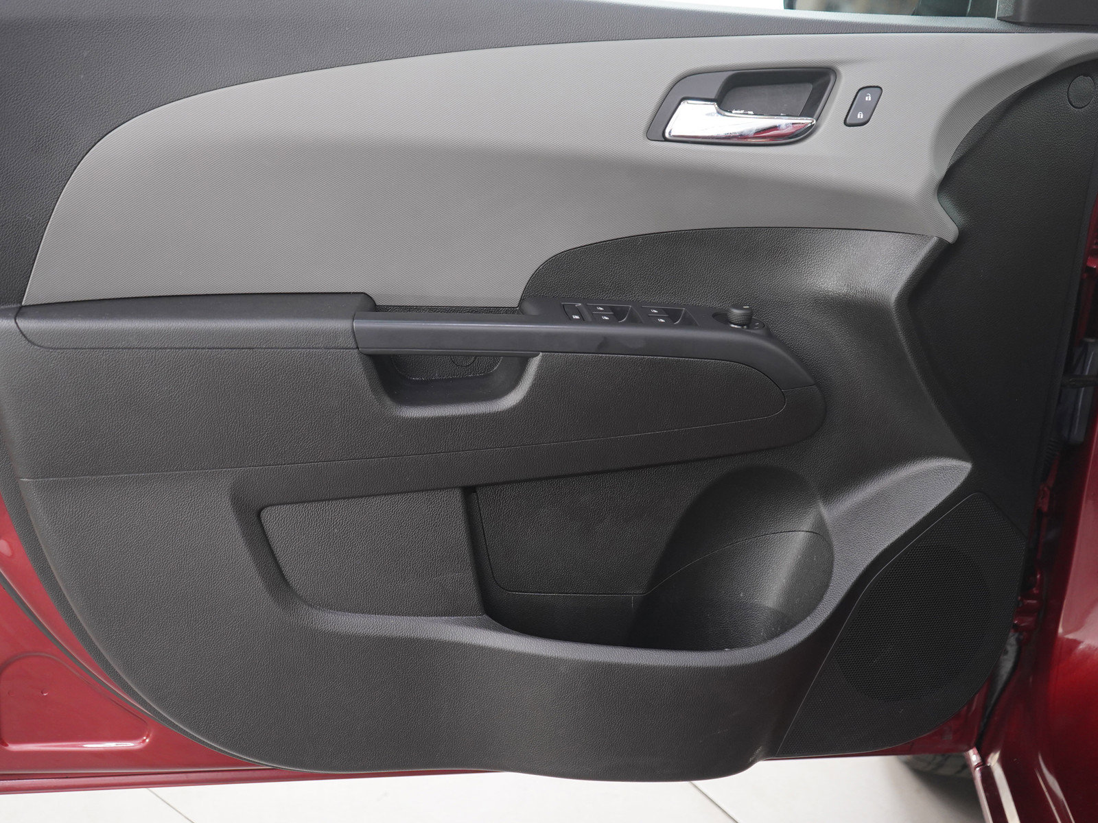 Used 2017 Chevrolet Sonic LT FWD image 17