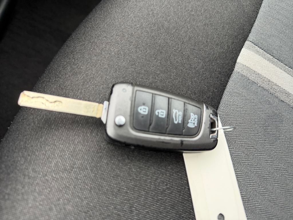 Used 2022 Hyundai Sonata SE image 32