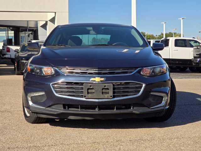 Used 2017 Chevrolet Malibu LT FWD image 3
