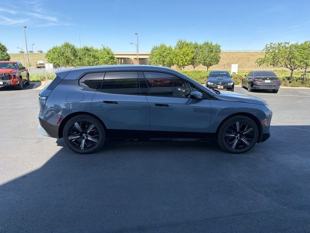 Used 2023 BMW iX xDrive50 w/ Sport Package AWD/4WD image 6