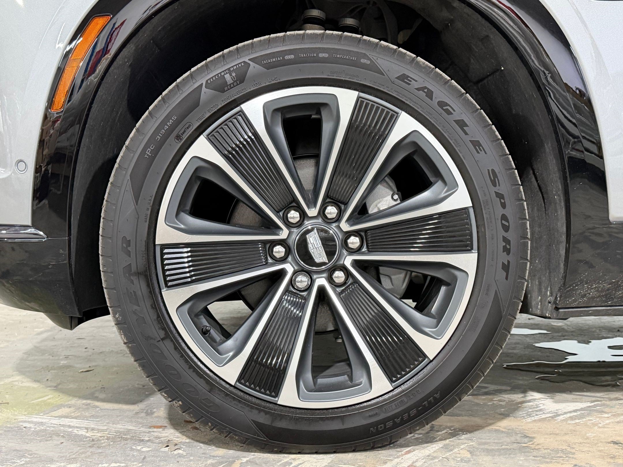 New 2026 Cadillac Vistiq Luxury AWD/4WD image 11