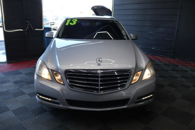 Used 2013 Mercedes-Benz E 350 4MATIC Sedan image 2